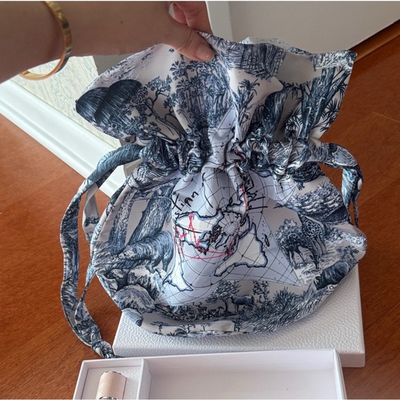 Dior Makeup set w a bag - Picture 4 of 4